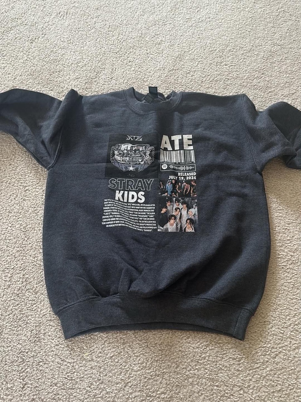 Gildan Black Stray Kids Graphic Crewneck Sweatshirt